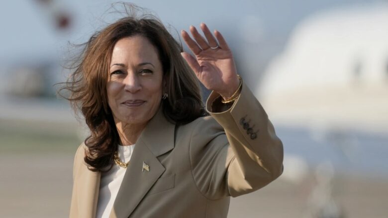 Kamala Harris mblodhi 200 milionë dollarë në javën e parë të fushatës për garën presidenciale