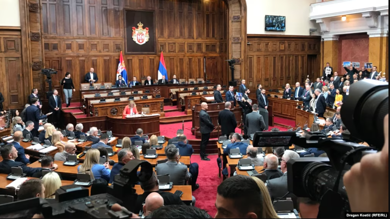 Kuvendi i Serbisë e miraton Deklaratën e “Kuvendit gjithëserb”, çka thuhet për Kosovën
