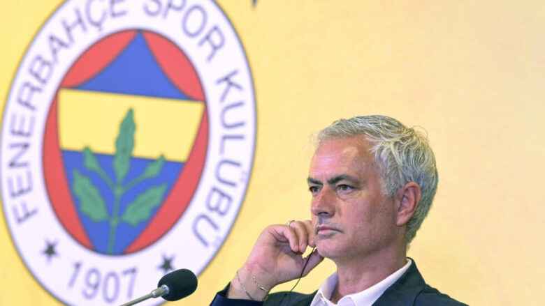 Mourinho synon ta transferojë anësorin e Barcelonës te Fenerbahce