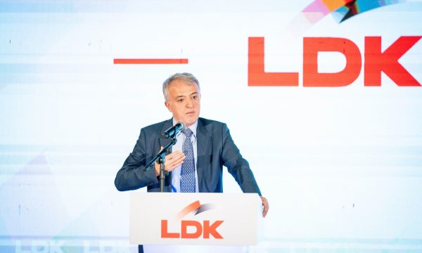 Hamiti: Kapja e RTK-së ka nisur në Kuvend nga VV-ja, s’habitem me heshtjen e presidentes Osmani