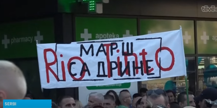 Protesta masive në Serbi për litiumin, aktivistët dhe ambientalistët kundërshtojnë marrëveshjen