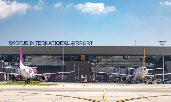 Aeroporti i Shkupit reagon për incidentin, s’e përmendin Presidenten: Kemi obligim ligjor t’i kontrollojmë të gjithë pasagjerët