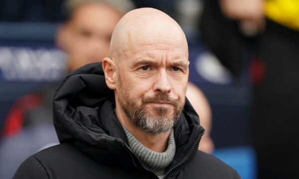 Erik ten Hag flet për nënshkrimin e ri, thotë se i duhet kohë