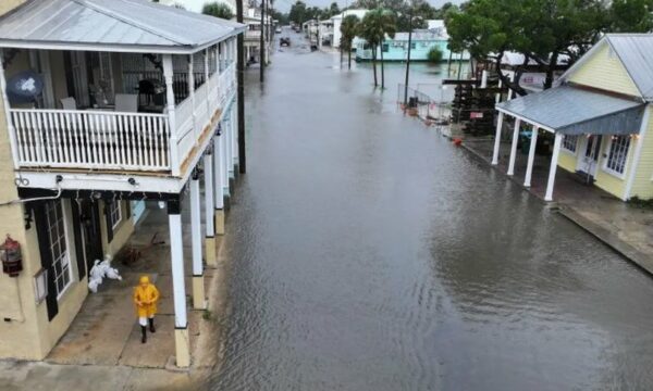 Stuhia tropikale “Debby” shkakton 5 viktima në Florida