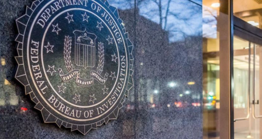 FBI bastis shtëpitë e dy amerikanëve të lidhur me mediat shtetërore ruse