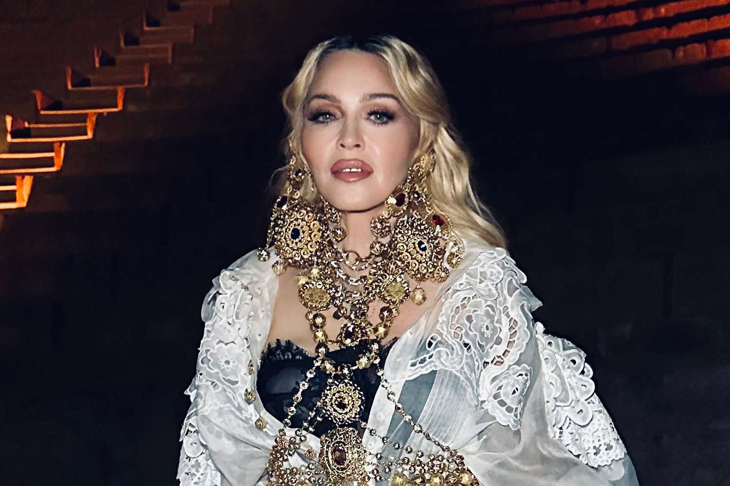 Madonna publikon foton e rrallë me 6 fëmijët e saj në Itali