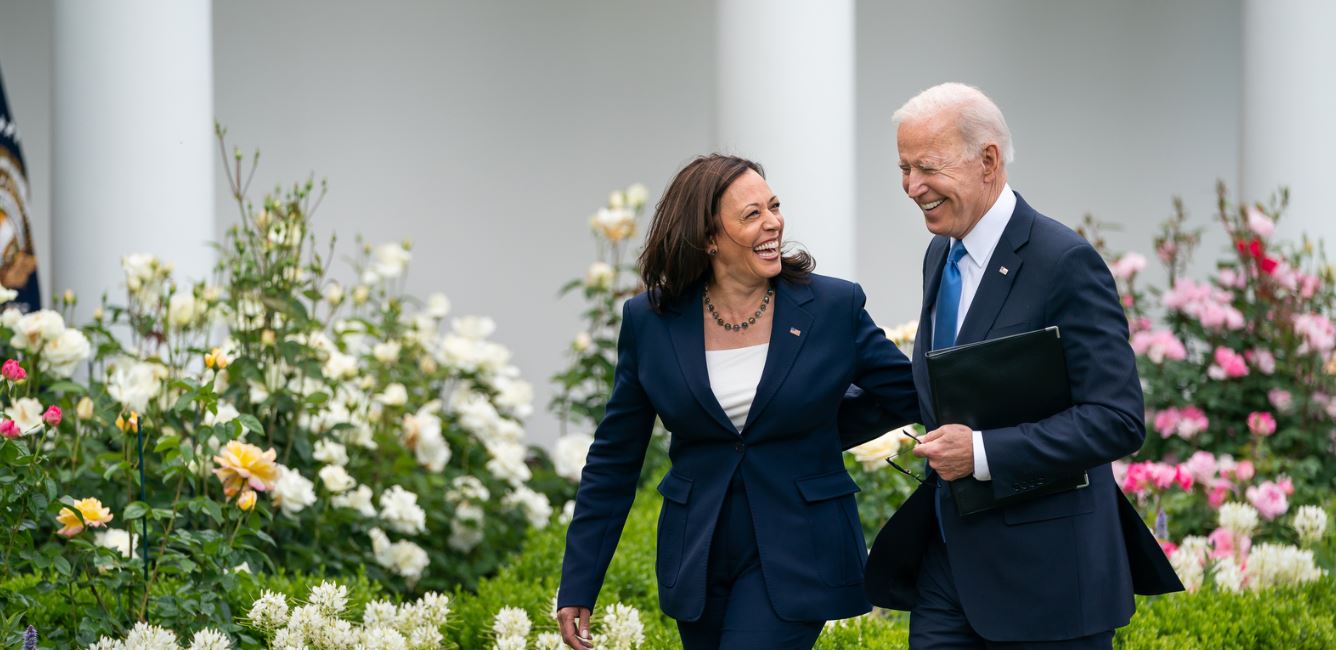 Harris shpreson të përfitojë nga mbështetja e Presidentit Biden