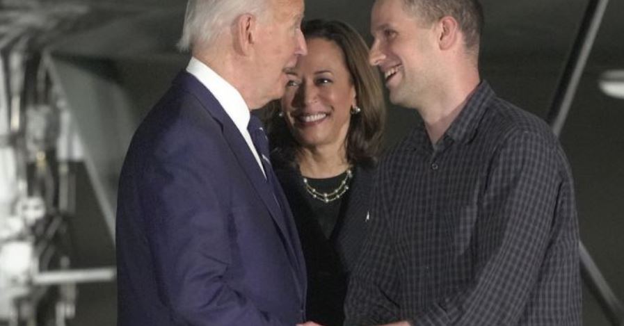 Biden dhe Harris mirëpresin amerikanët e liruar nga Rusia