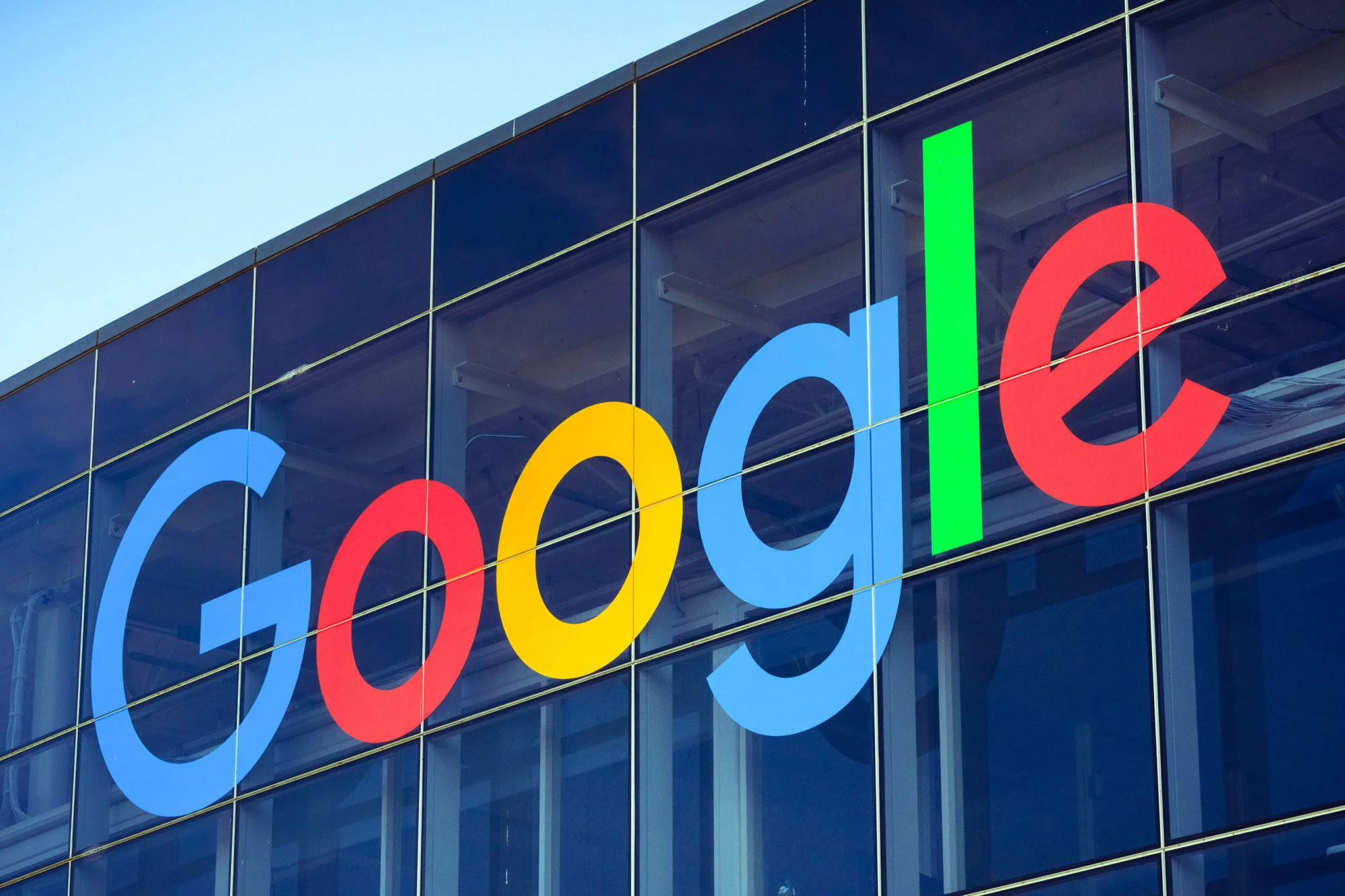 ”Google” shton rregullat, kontrolle kundër falsifikimeve dhe imazheve të rreme