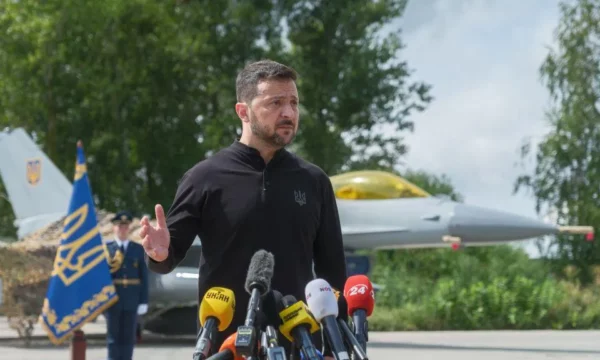 Ukraina pranon avionët e parë luftarakë F-16