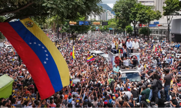 Maduro fillon shtypjen e bazës së tij, të varfrit e Venezuelës