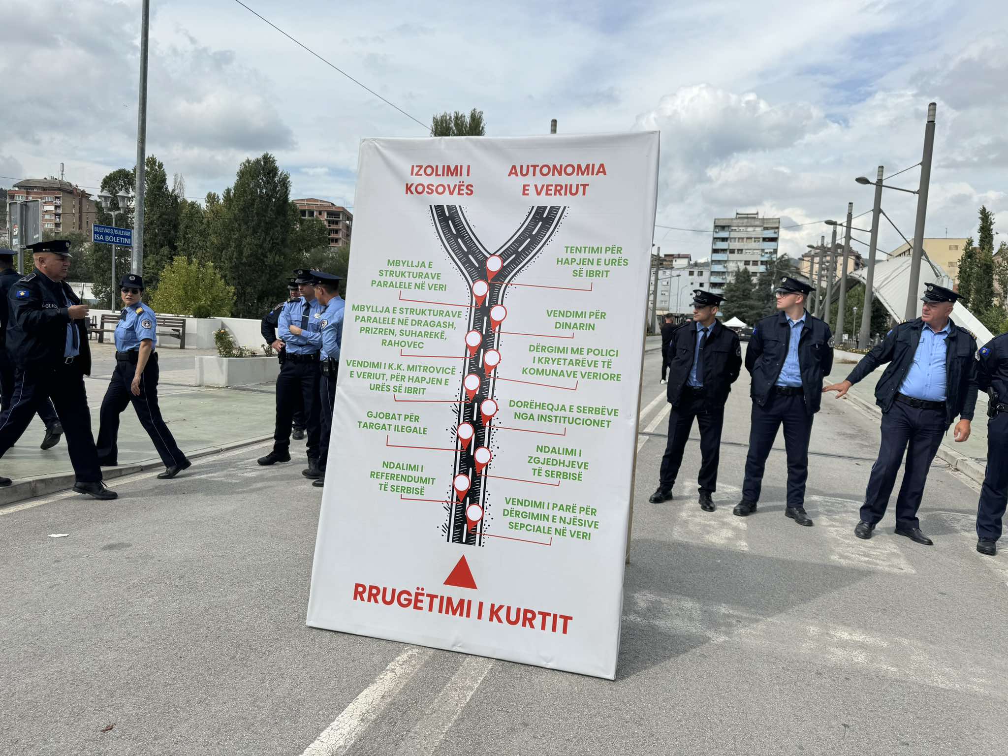 “Rrugëtimi i Kurtit në veri çon në izolim ose autonomi”/ Aksioni nga PSD-ja në veri të Kosovës – Pamje nga atje