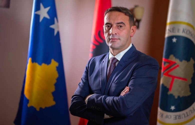 Haradinaj publikon foto të serbëve të vrarë në Banjskë: Kjo i pret ata që tentojnë me prekë Kosovën