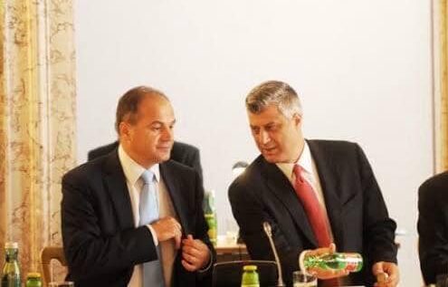 Hoxha kujton ditën kur me Thaçin përmbyllën pavarësinë: Sot Kosova nën sanksione perëndimore