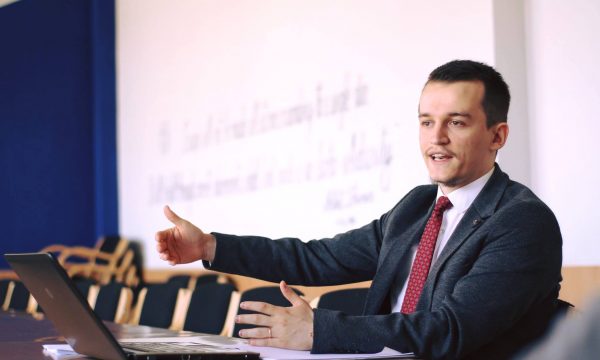 Cakolli: Votuesit në balotazh nuk ndjekin verbërisht udhëzimet e partive