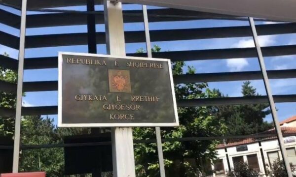Ngacmoi dy të mitura në park, mbetet në burg 56-vjeçari në Korçë