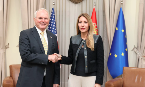 Marrëveshja për bashkëpunim strategjik SHBA-Serbi, Hill dhe ministrja serbe flasin për përfitimet