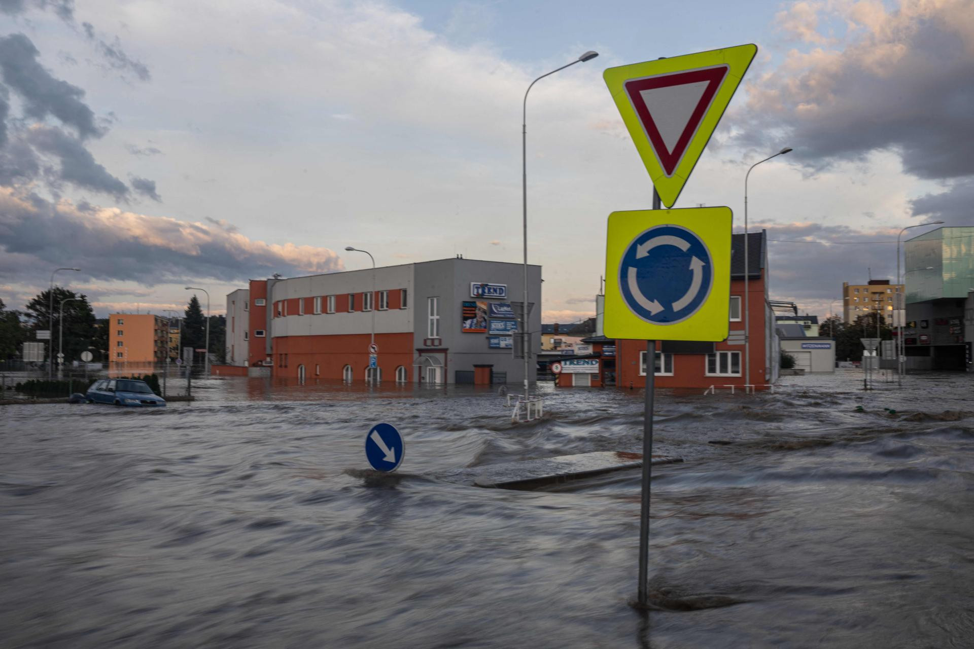 Vërshimet në Evropën Qëndrore, kështu duket sot autostrada pranë Vjenës