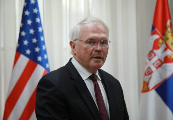 Ambasadori Hill: Çështja e Kosovës shumë e vështirë, dialogu zgjidhja e vetme