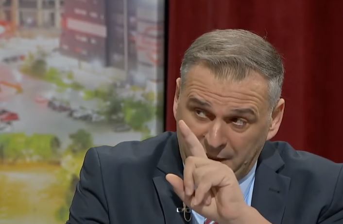 Bajqinovci: T’u merret mandati deputetëve që nuk votojnë, nuk janë aty për ‘selfie’