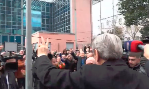 Shqipëri, Berisha nesër në Prokurorinë e Posaçme, pritet komunikimi i akuzës