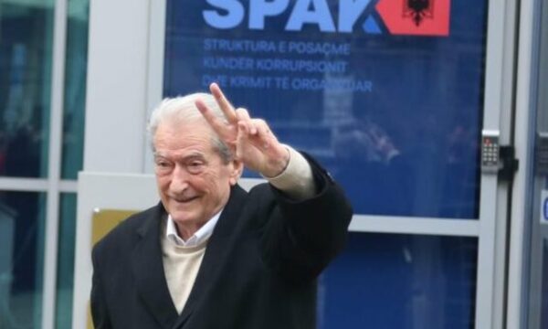 Berisha sot në SPAK, opozita do të protestojë para godinës