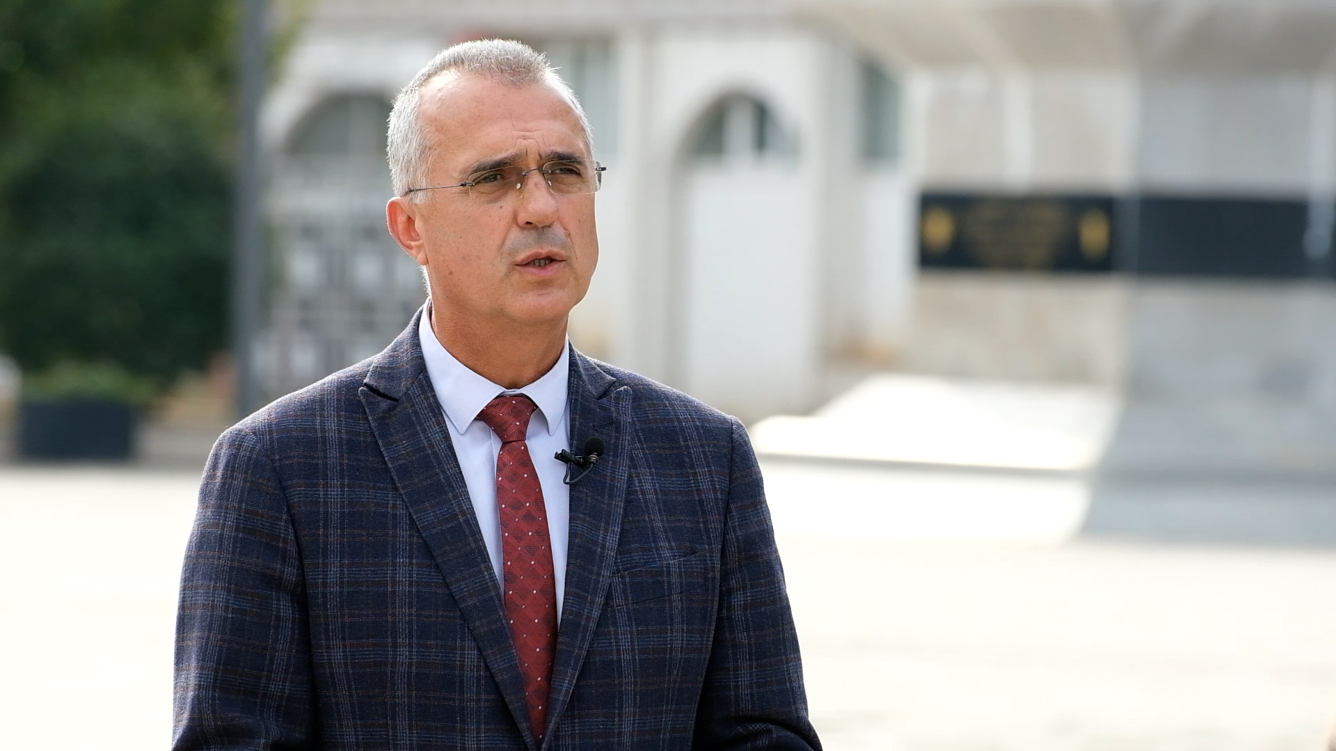 Dugolli për urën: Ndërkombëtarët e kontestojnë momentin, por jo hapjen