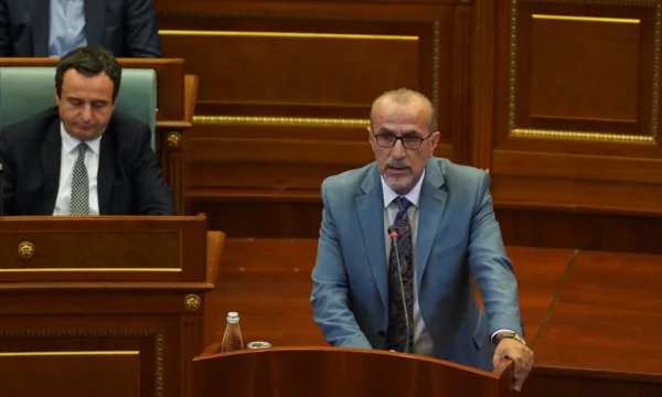 Haxhiu: Ikja e profesionistëve nga Kosova, shpejt do të dërgojë në kollaps sistemin shëndetësor