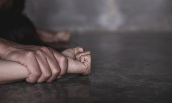 Dhunohet një grua në Shtime, arrestohet një i dyshuar