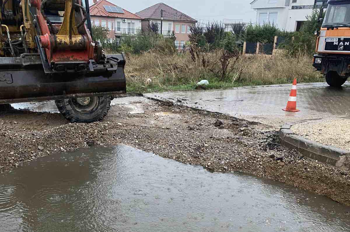 Tri lagje të Prishtinës mbesin pa ujë, kontraktori i Komunës prish një gyp