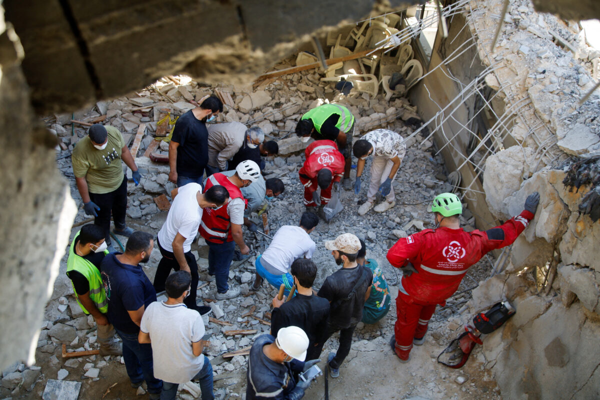 Reuters: 20 persona u vranë në sulmet ajrore izraelite në Jabalia të premten mbrëma