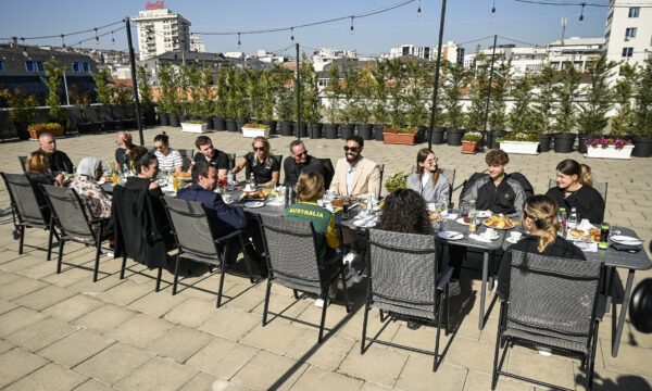 Kurti mirëpret pjesëmarrësit e garave ndërkombëtare të pingpongut që po zhvillohen në Kosovë