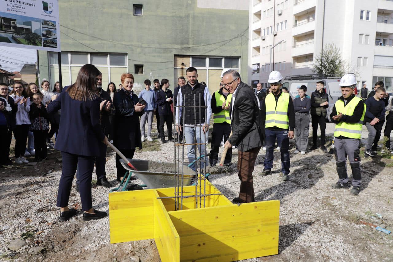 Hamza i vë gurin themeltar një çerdheje në Mitrovicë: Nuk bëj premtime që nuk mund t’i realizoj