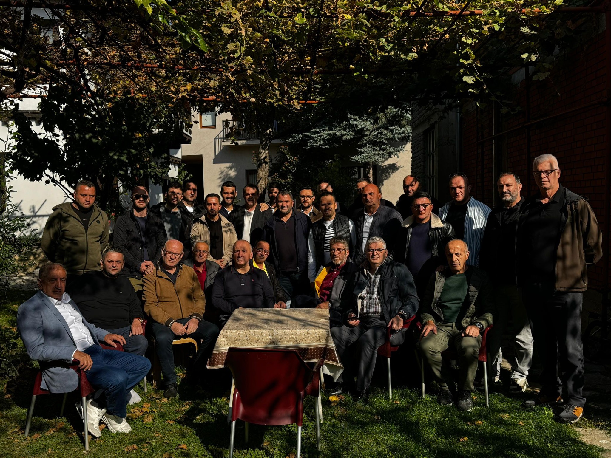 ‘Jam shëndosh e mirë’- Gazmend Muhaxheri reagon pas sulmit që i’u bë sot në mëngjes!