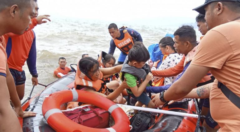 46 të vdekur nga stuhia tropikale në Filipine