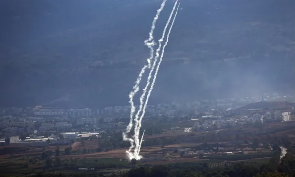 Hezbollahu intensifikon sulmet me raketa ndaj Izraelit