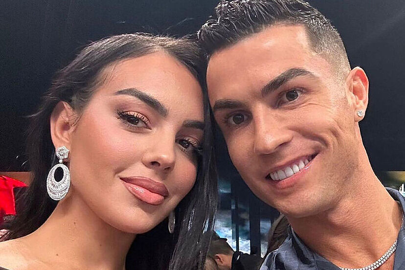 Georgina Rodriguez pozon nudo +16