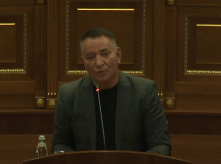 Lekaj: Kurti do t’i lë krejt institucionet e sigurisë edhe pa rroba dhe pa këpucë