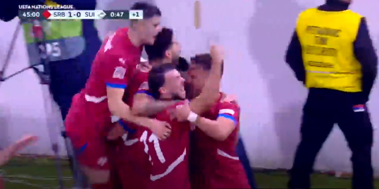 Serbia shënon gol kundër Zvicrës- Ky është rezultati i pjesë së parë