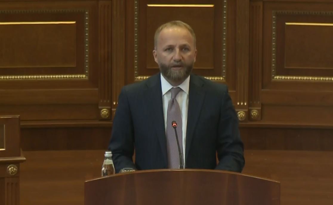 Tahiri i kërkon dorëheqje Maqedoncit: Do të mbahesh mend se ke lënë ushtrinë tënde pa bukë