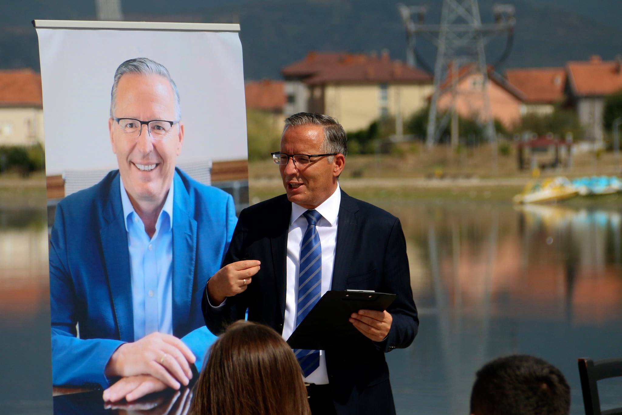 Kandidati i PDK-së për kryeministër fton qytetarët të bëhen pjesë e ekipit të kësaj partie