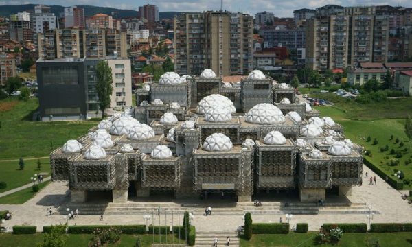 Biblioteka Kombëtare e Kosovës dhuron sot libra për mbi 30 biblioteka komunale