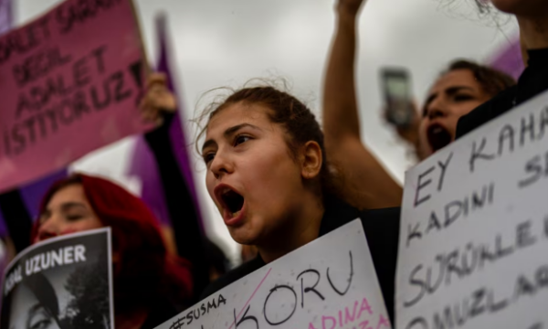 Protesta në Turqi kundër dhunës ndaj grave