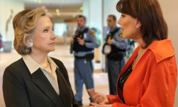 Jahjaga takohet në Nju Jork me ish-sekretaren Clinton, e falendëron që SHBA i qëndroi afër Kosovës në momentet më të vështira