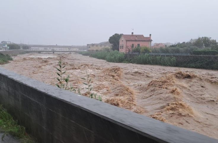 Moti i keq godet Italinë, në Liguria mbyllen shkollat dhe bllokohen rrugë e hekurudha