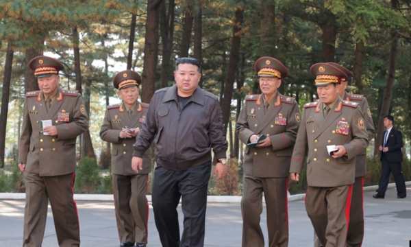 Kim Jong Un e quan Korenë e Jugut shtet të huaj armiqësor