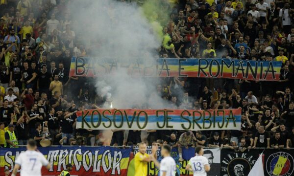 UEFA e dënon Rumaninë, ia mbyll një pjesë të tribunës në lojën me Kosovën