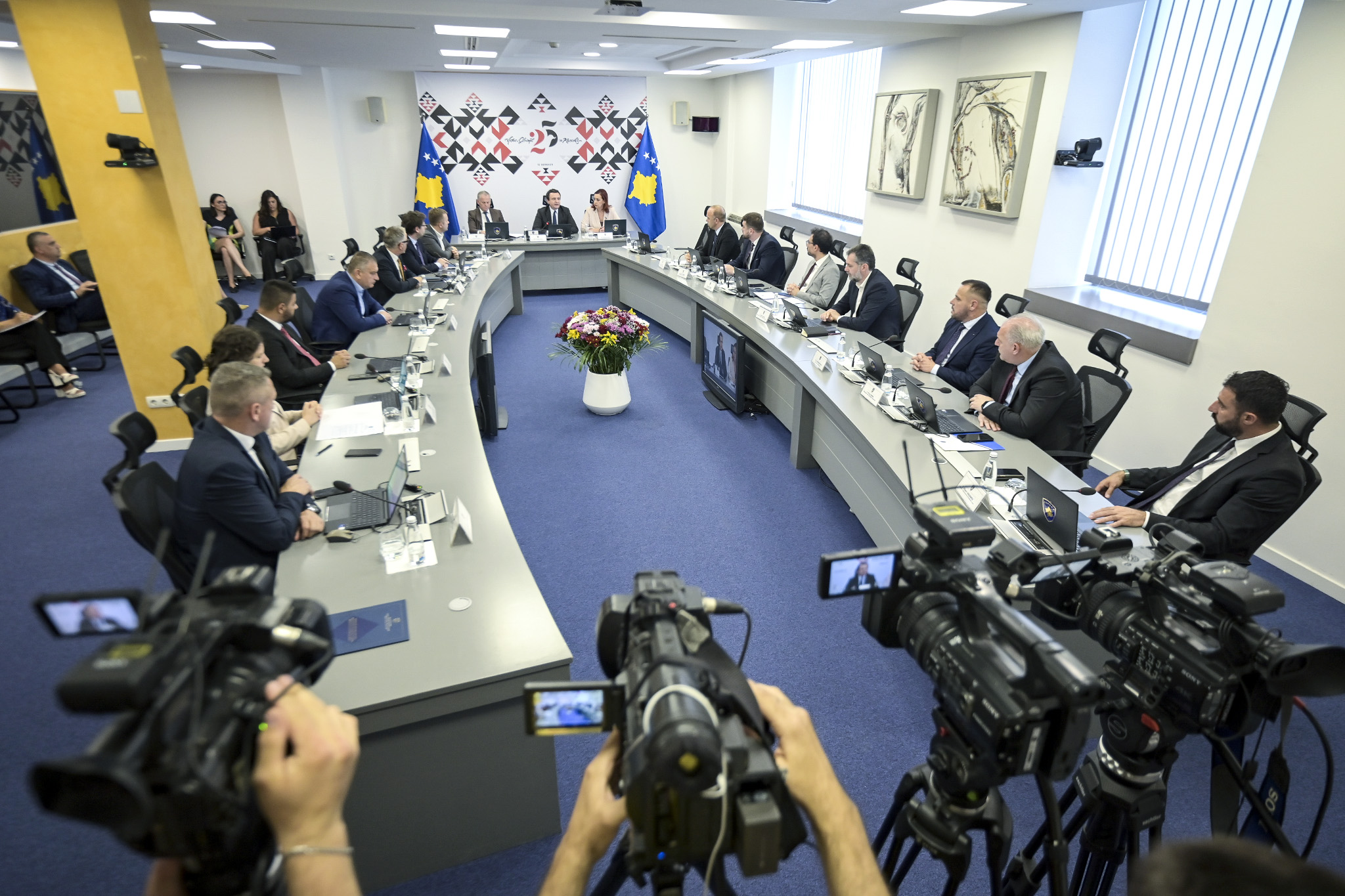 Nesër mblidhet Qeveria e Kosovës