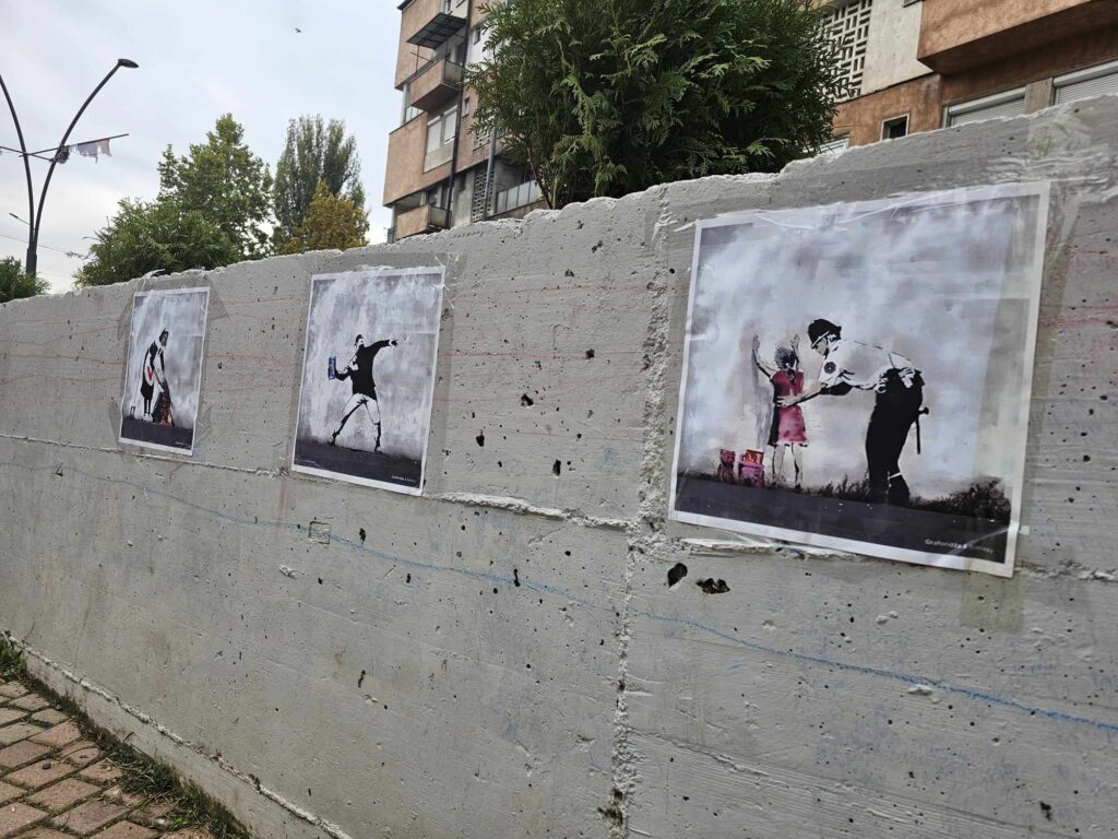 Postera provokues për Policinë e Kosovës, plazmën e VV-në vendosen në veri të Mitrovicës