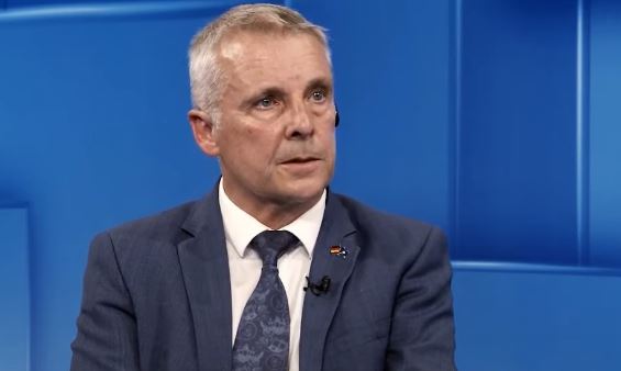 Rohde: Nuk kërkohet që Kosova të ketë vendim final për Asociacionin